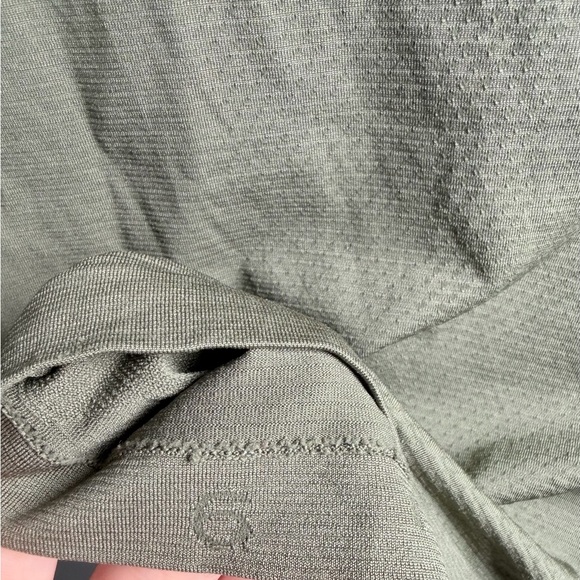 Lululemon Swiftly Tech 2.0 Long Sleeve in Grey Eucalyptus: Size 6 - Picture 5 of 6